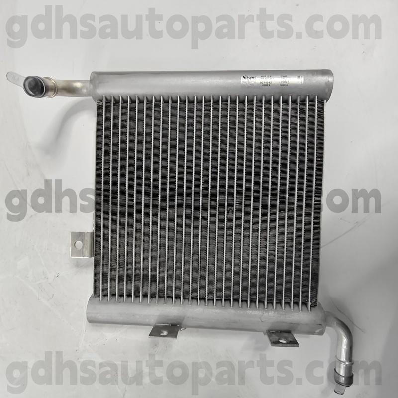 607176 Perhimpunan Radiator Nissens untuk Range Rover Velar OE NO. LR140296